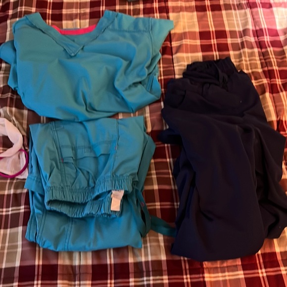 Doing a closet clean out! Let me know what your interested in - Picture 10 of 14